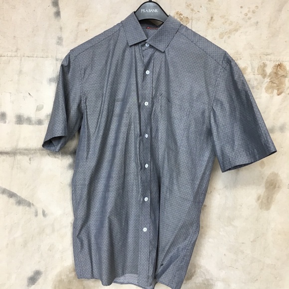 Button down - Picture 2 of 3